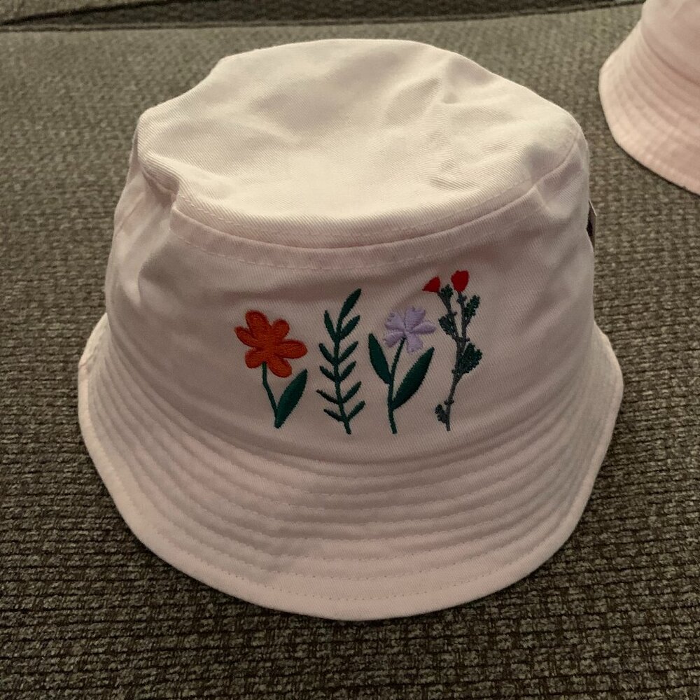 bucket hat